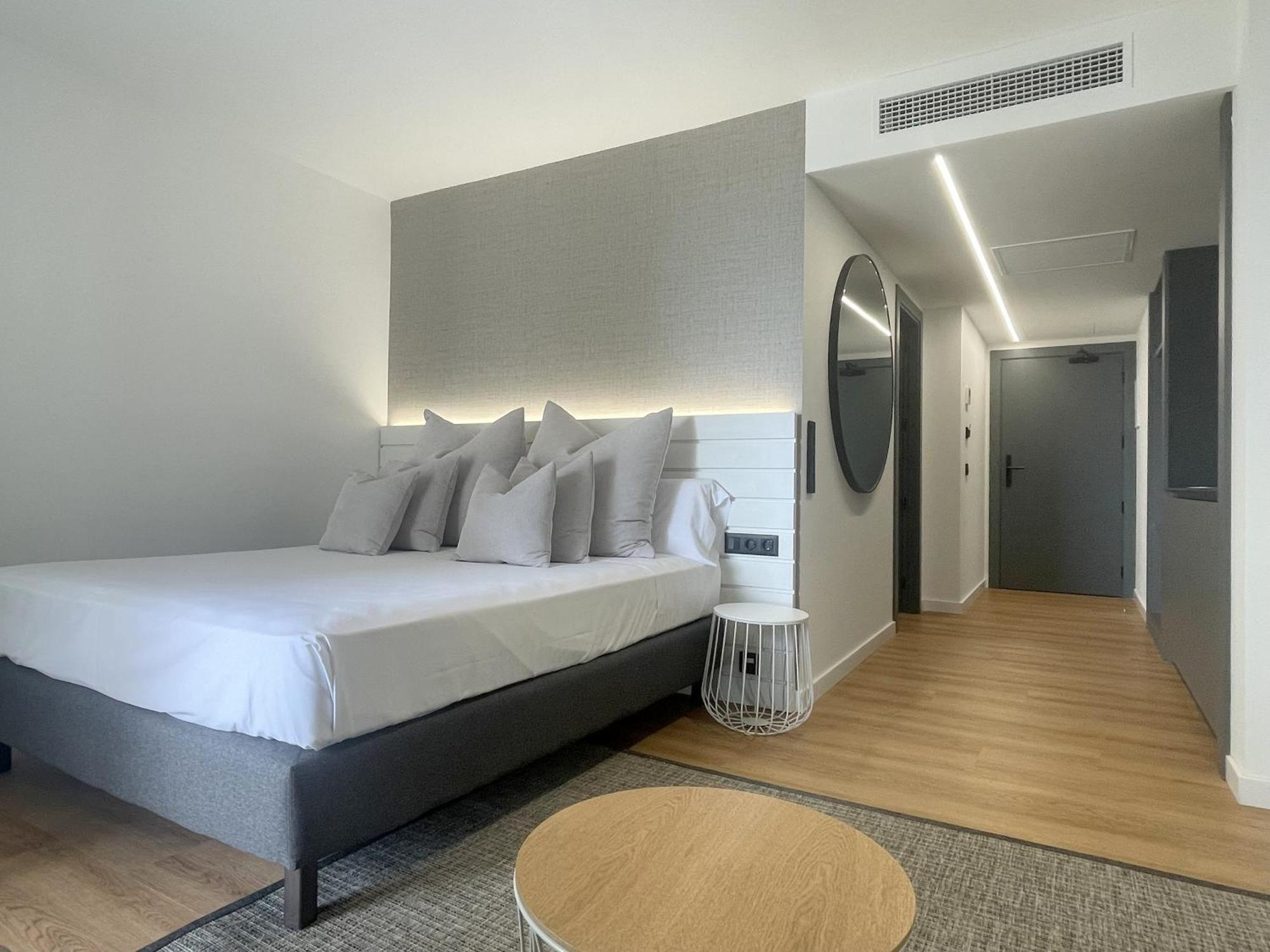 Rentalmar Suites Salou Families Only Номер фото